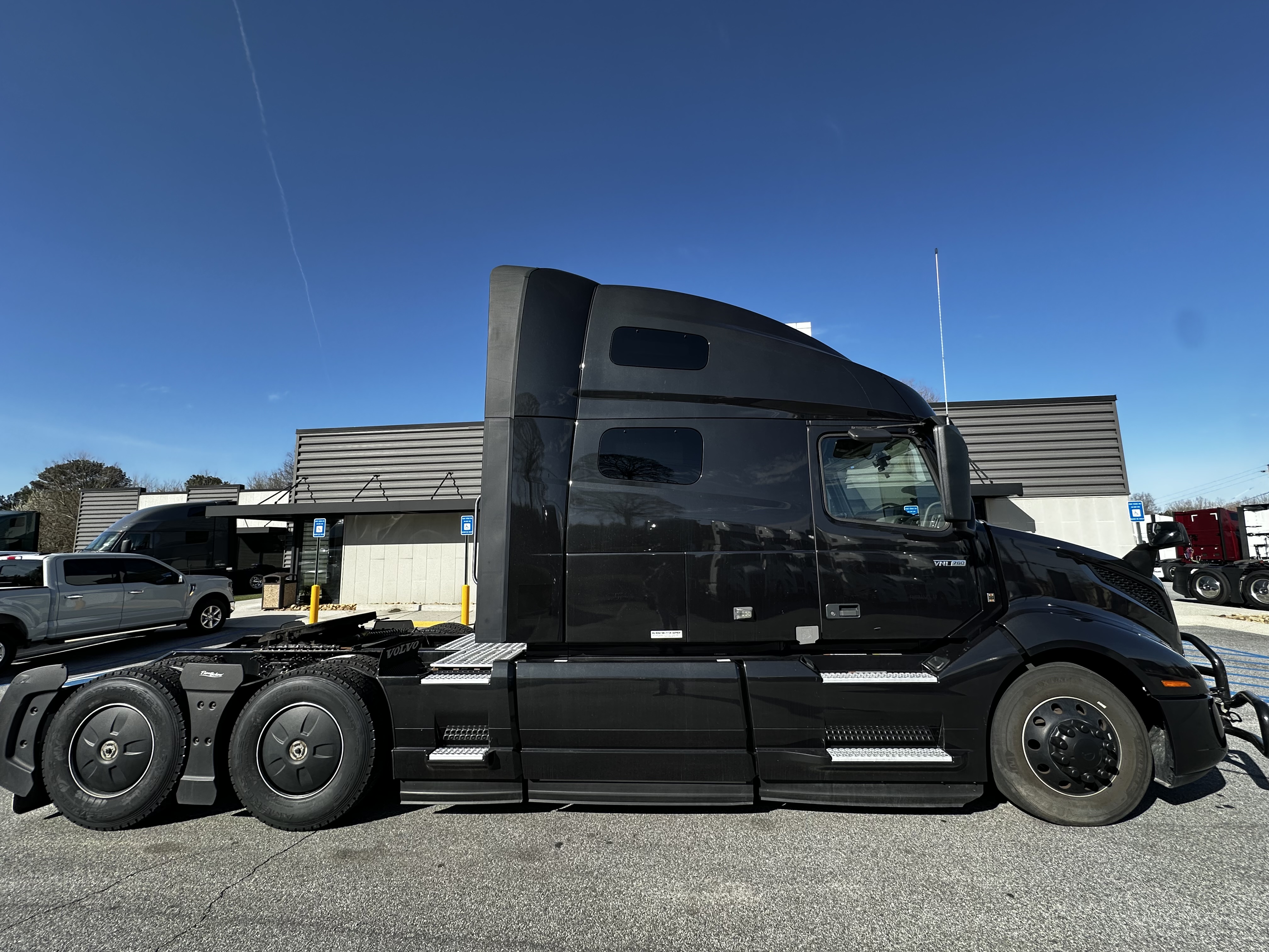VOLVO VNL64T760