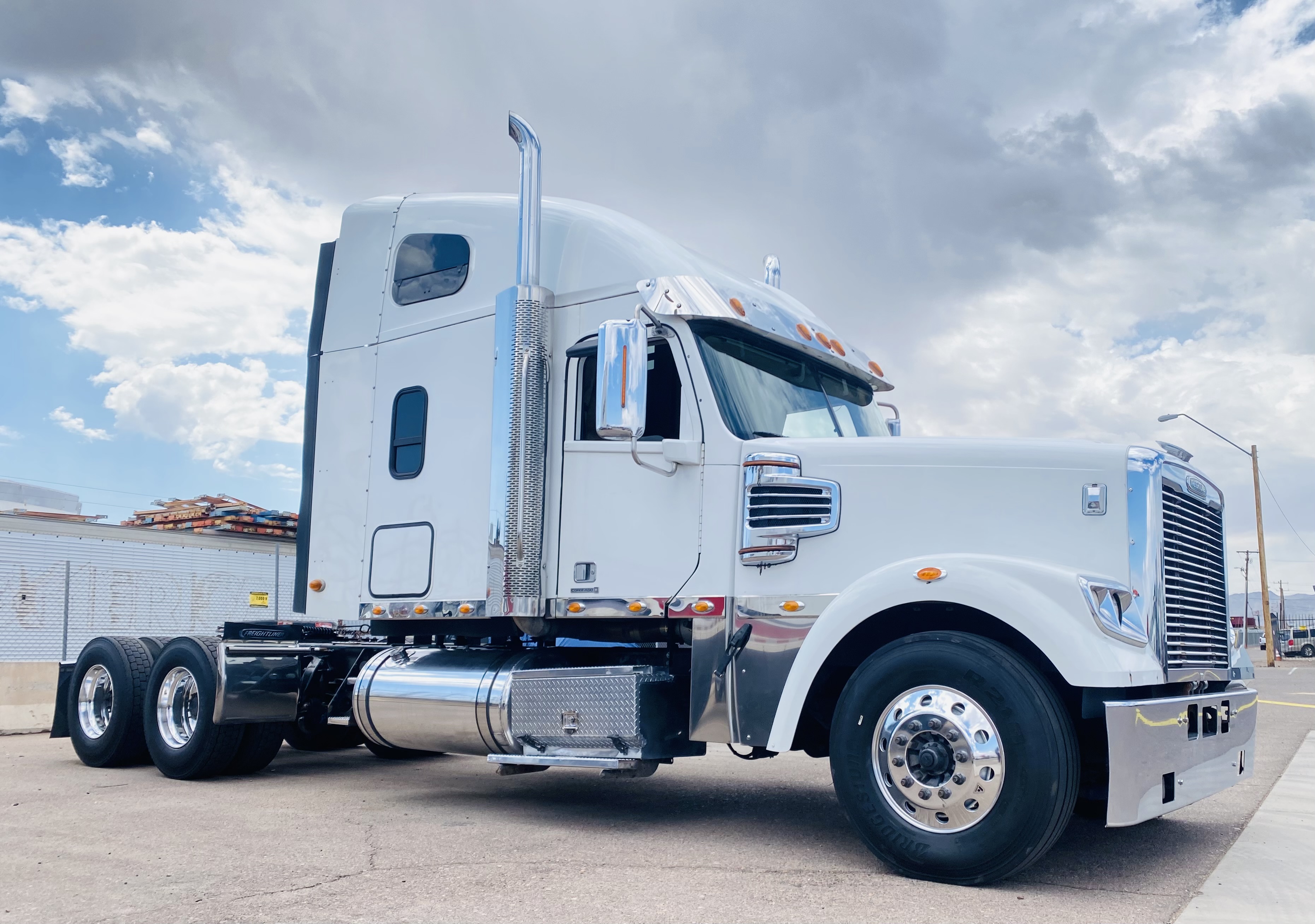 Freightliner CORONADO 132