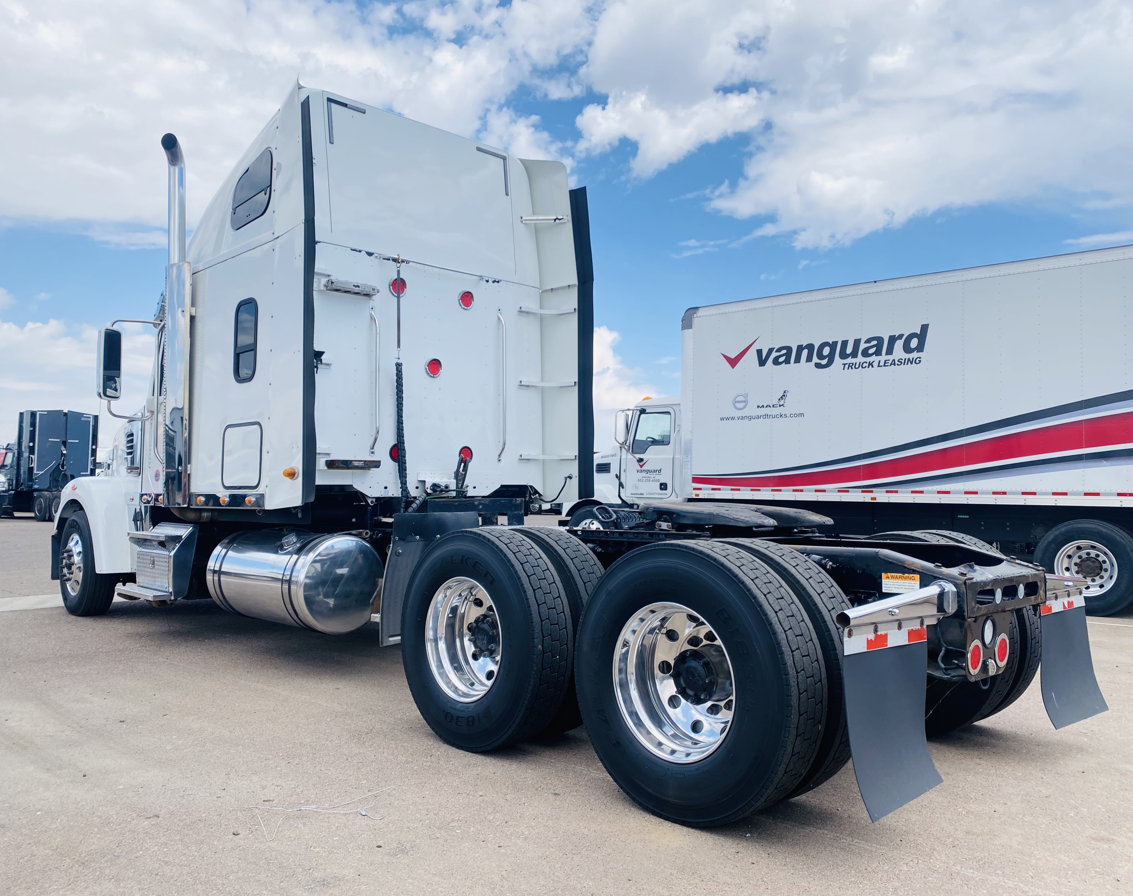 Freightliner CORONADO 132
