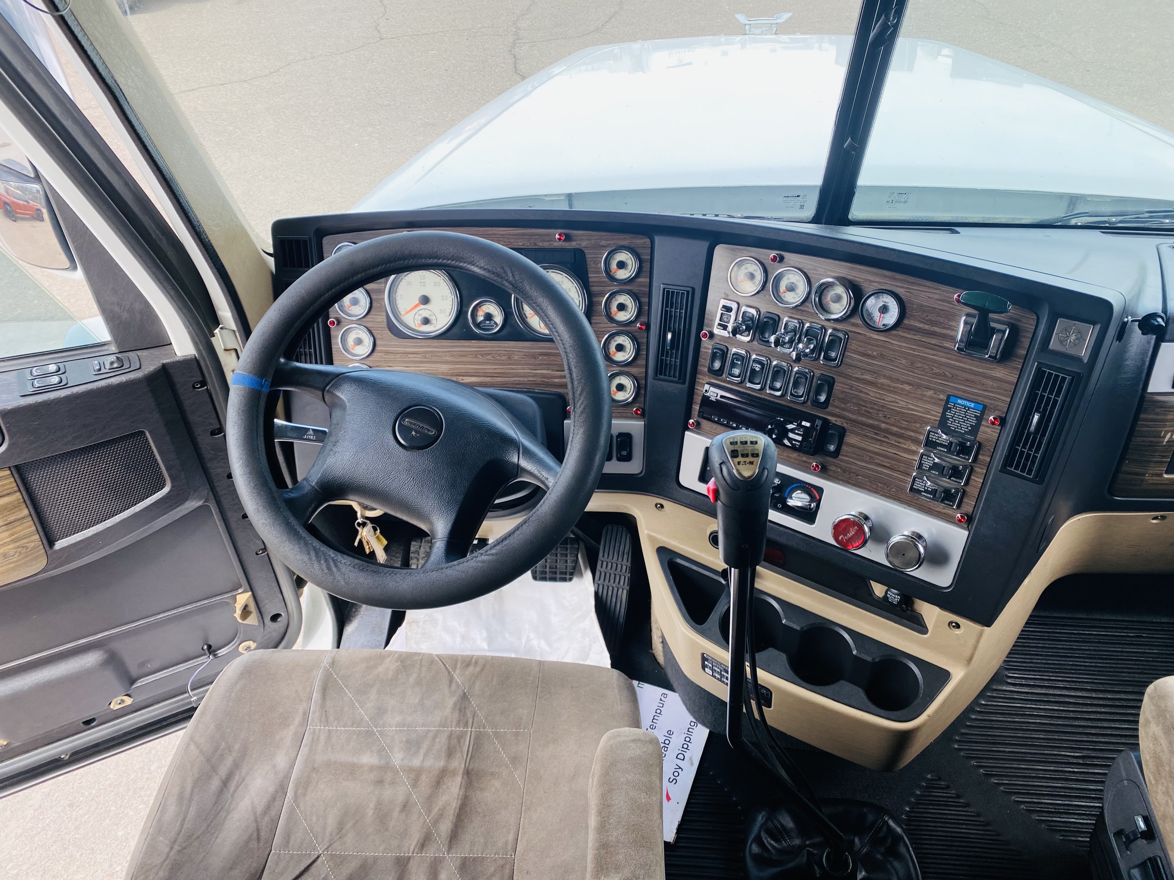 Freightliner CORONADO 132