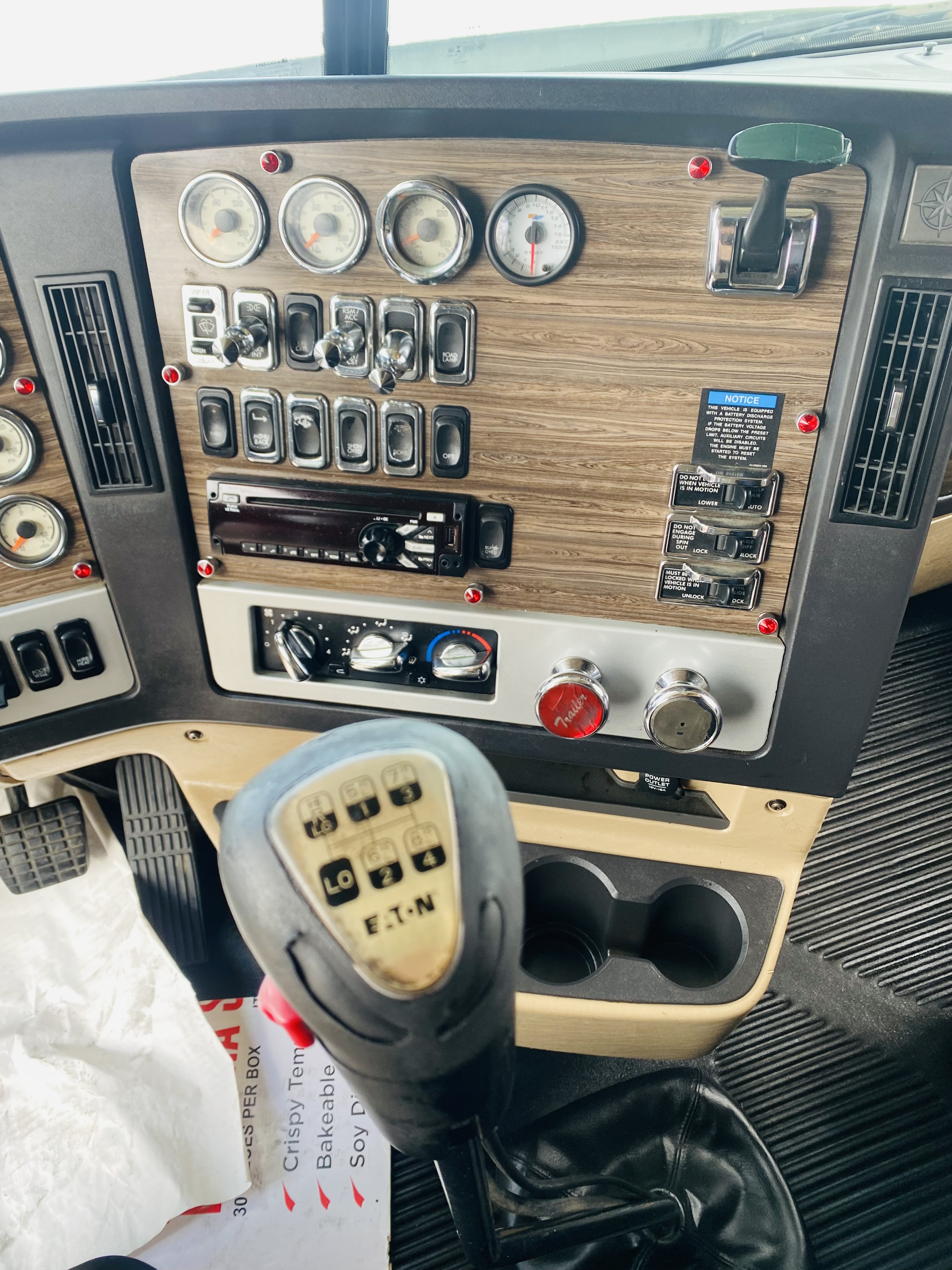 Freightliner CORONADO 132